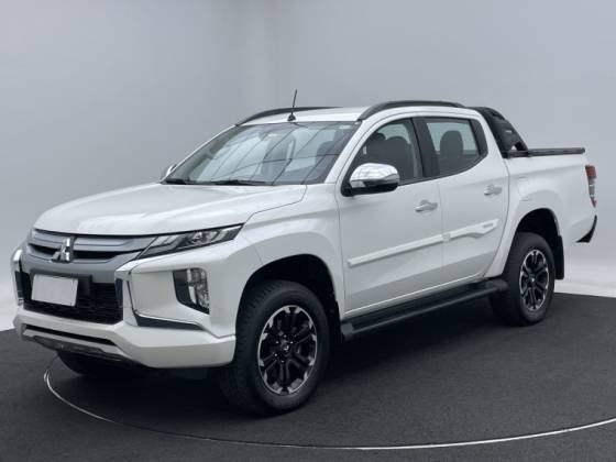 MITSUBISHI L200 TRITON 2.4 16V TURBO DIESEL SPORT HPE CD 4P 4X4 AUTOMÁTICO